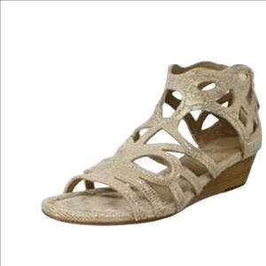 Donald J Pliner Delite Gladiator Sandals Size 6